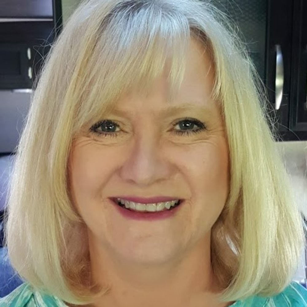 Meet your Posher, Marianne
